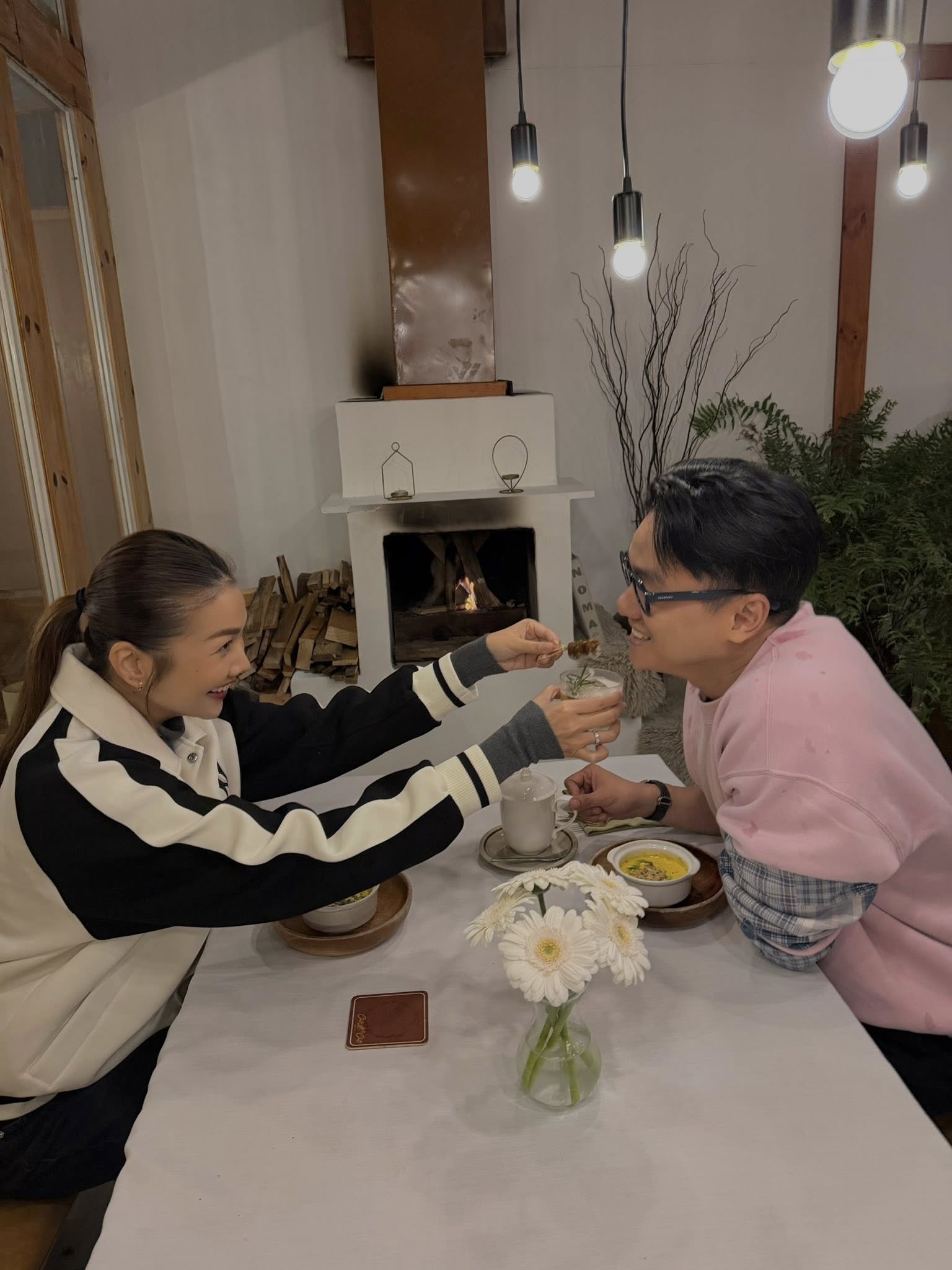 Vợ chồng Thanh Hằng và con số 5,1 tỷ đồng- Ảnh 6. Vợ chồng Thanh Hằng và con số 5,1 tỷ đồng- Ảnh 6.