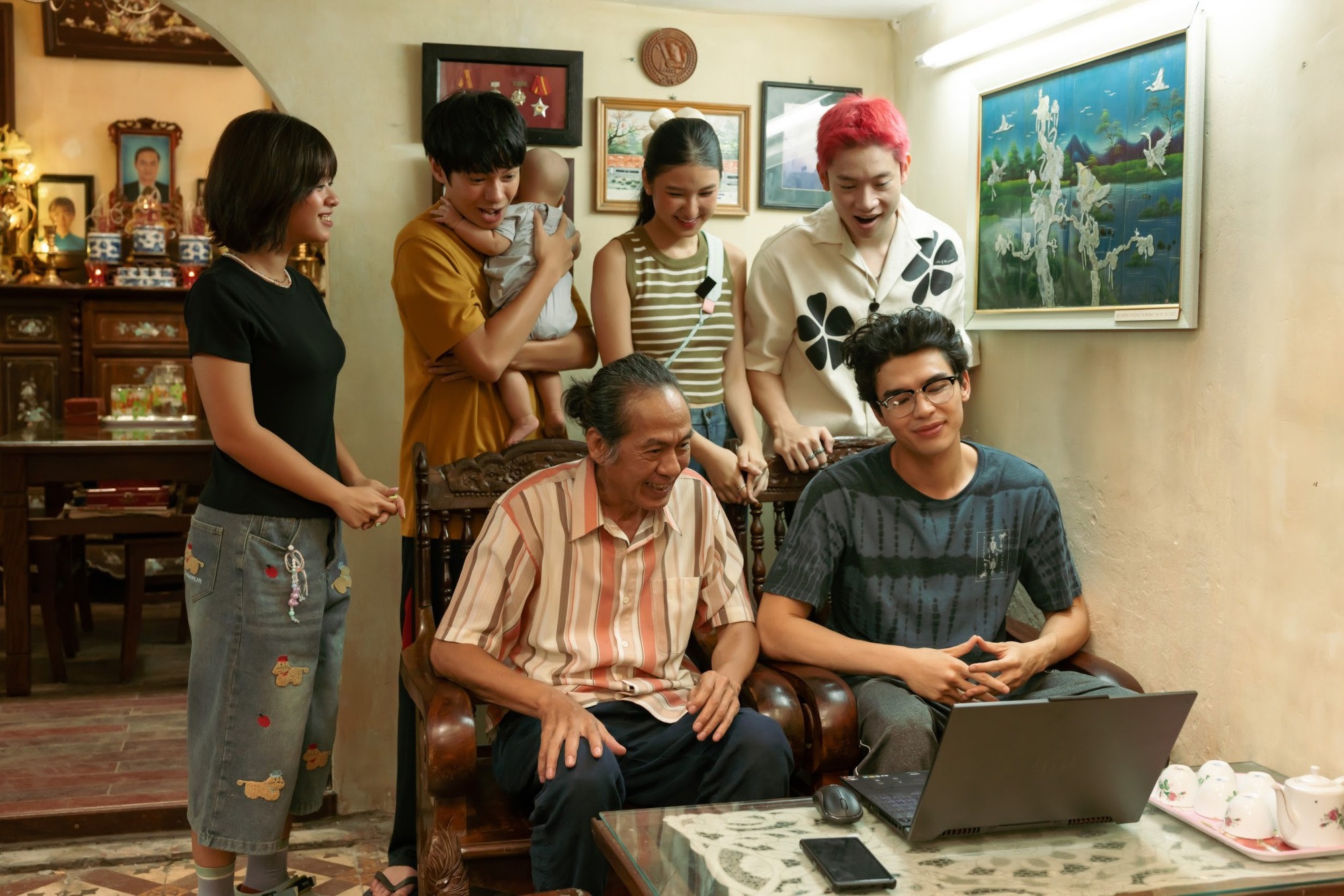 Thế Hệ Kỳ Tích: Phim dở, rồi lại kêu cứu vì doanh thu thấp là quá phản cảm!- Ảnh 3. Thế Hệ Kỳ Tích: Phim dở, rồi lại kêu cứu vì doanh thu thấp là quá phản cảm!- Ảnh 3.