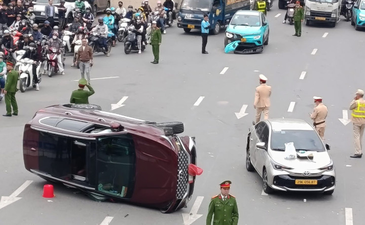 &Ocirc; t&ocirc; t&ocirc;ng li&ecirc;n ho&agrave;n ở H&agrave; Nội: T&agrave;i xế sử dụng ma tu&yacute;- Ảnh 1.