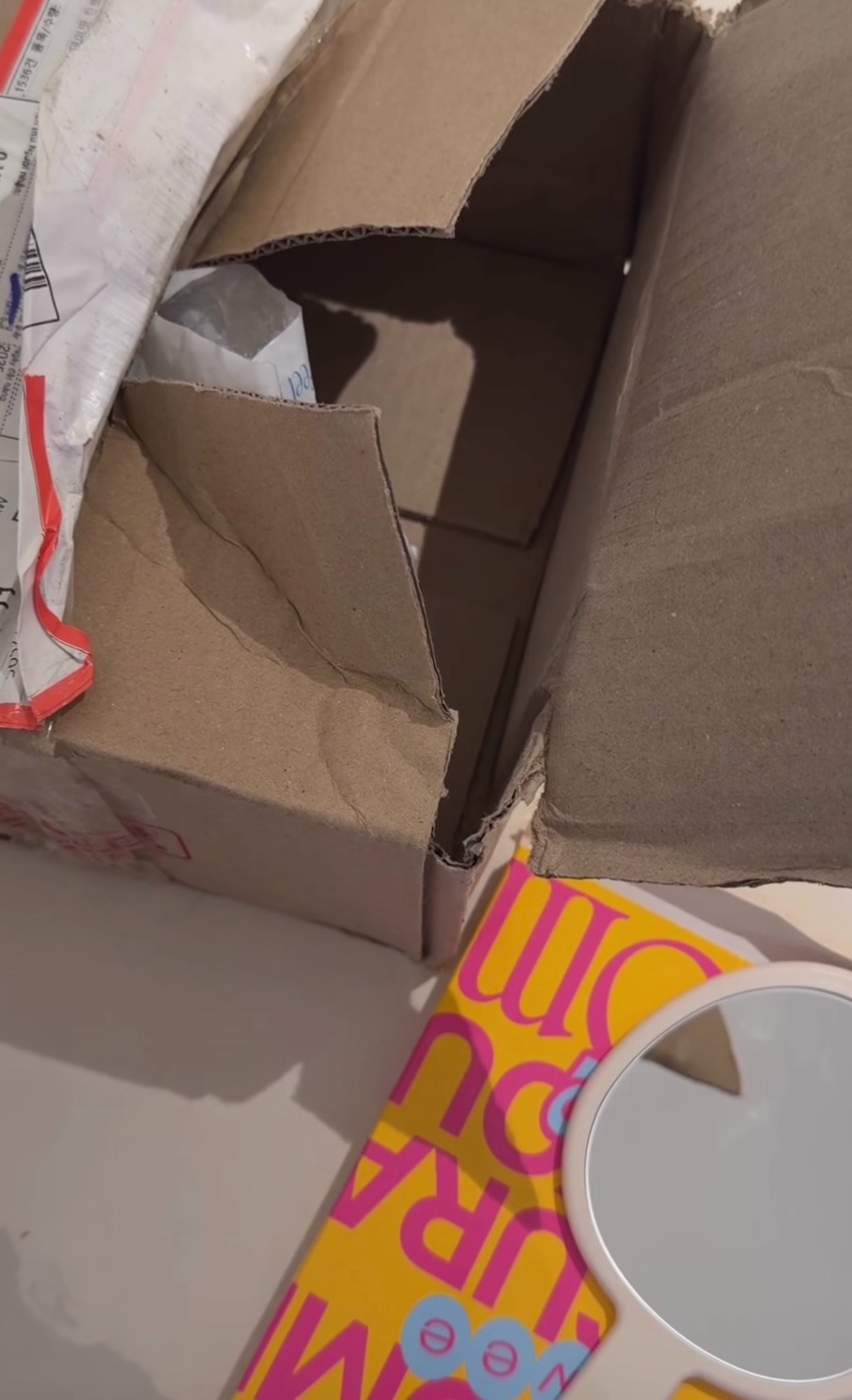 Tiểu Vy uất ức, khóc tức tưởi- Ảnh 2. Tiểu Vy uất ức, khóc tức tưởi- Ảnh 2.