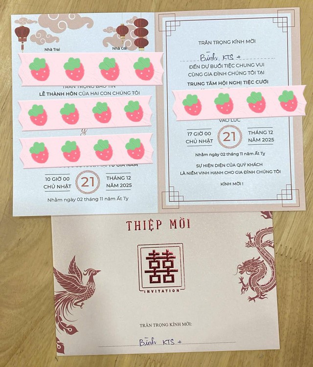 Chiếc thiệp cưới thị phi nhất c&otilde;i mạng h&ocirc;m nay: Chuyện nhỏ như con kiến nhưng phơi b&agrave;y vị thế trong gia đ&igrave;nh- Ảnh 1.