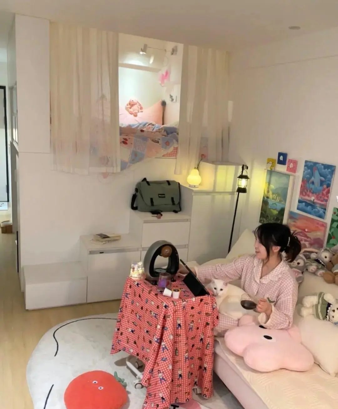 Căn nhà 18m² khiến ai nhìn cũng nể: Gọn đến khó tin, sách giáo khoa xin thua cuộc- Ảnh 8. Căn nhà 18m² khiến ai nhìn cũng nể: Gọn đến khó tin, sách giáo khoa xin thua cuộc- Ảnh 8.