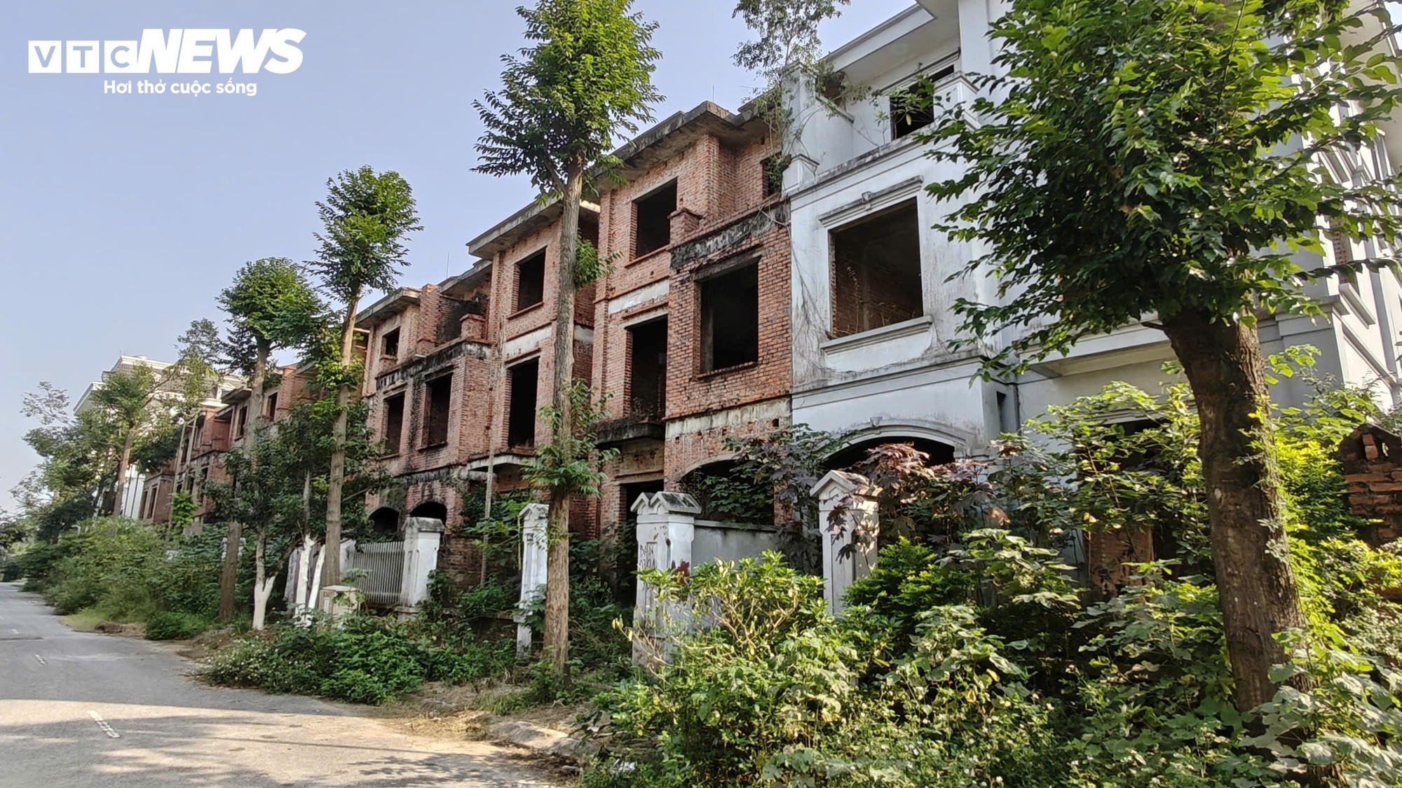 Loạt biệt thự chục tỷ 'đắp chiếu' giữa khu đ&ocirc; thị hoang vắng ở Bắc Ninh- Ảnh 5.