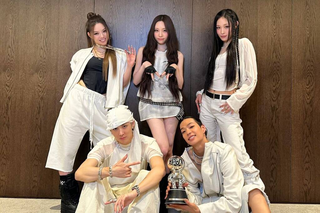 Công chúa tài phiệt yêu đương lộ liễu thành viên nam trong nhóm, mỹ nhân đẹp nhất phải "lùi bước về sau"?- Ảnh 4.