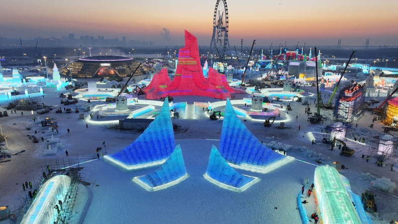 Choáng ngợp trước công viên băng tuyết lớn nhất hành tinh- Ảnh 1. Choáng ngợp trước công viên băng tuyết lớn nhất hành tinh- Ảnh 1.