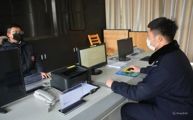 Vừa nhận 4 giao dịch chuyển khoản 48 triệu đồng, ph&uacute;t sau t&agrave;i khoản bị phong tỏa, người đ&agrave;n &ocirc;ng phải b&aacute;o c&ocirc;ng an- Ảnh 1.