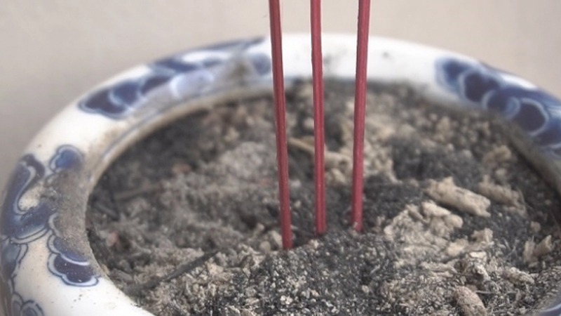 Sắp sang 2026, nhiều nhà vẫn mắc ĐẠI KỊ khi thắp hương- Ảnh 2. Sắp sang 2026, nhiều nhà vẫn mắc ĐẠI KỊ khi thắp hương- Ảnh 2.