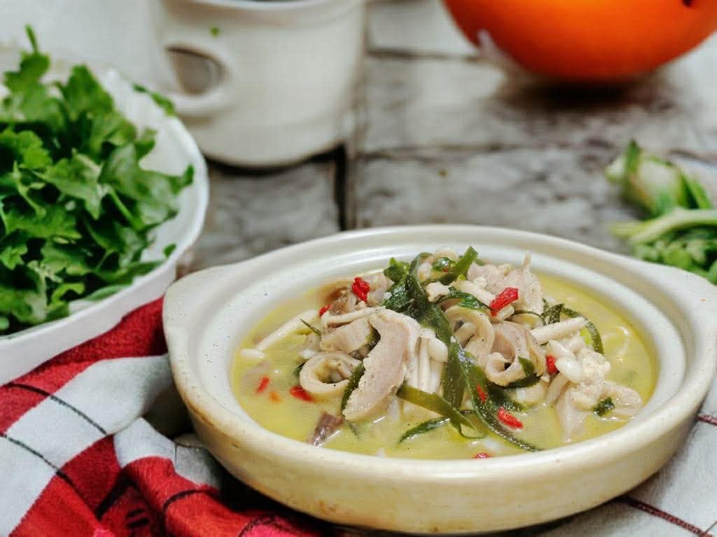 Món canh này rất hợp cho bữa cơm mùa đông: Nấu dễ mà ngon, húp một ngụm nước dùng thôi cũng mê lắm rồi!- Ảnh 7. Món canh này rất hợp cho bữa cơm mùa đông: Nấu dễ mà ngon, húp một ngụm nước dùng thôi cũng mê lắm rồi!- Ảnh 7.