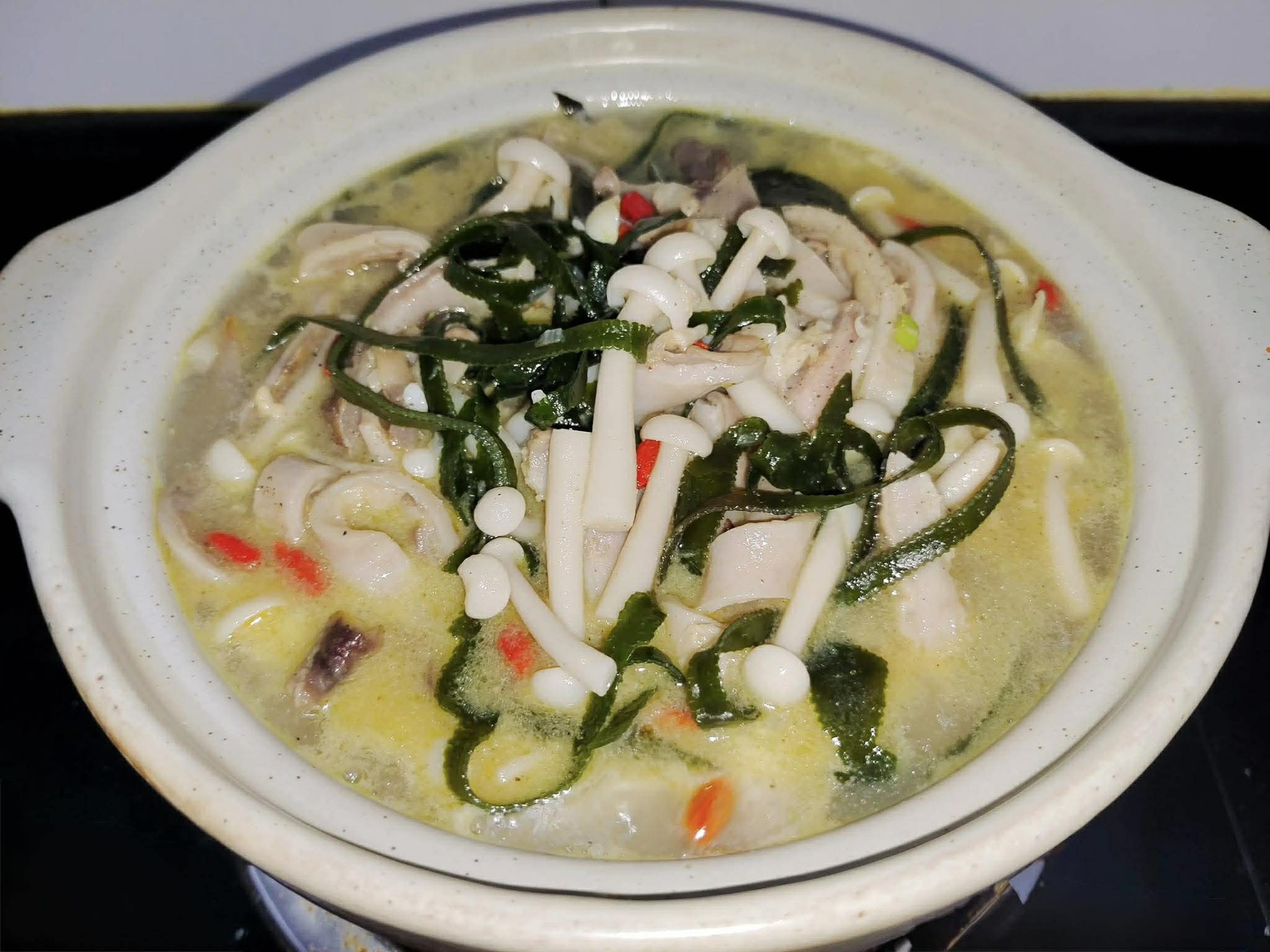 Món canh này rất hợp cho bữa cơm mùa đông: Nấu dễ mà ngon, húp một ngụm nước dùng thôi cũng mê lắm rồi!- Ảnh 6. Món canh này rất hợp cho bữa cơm mùa đông: Nấu dễ mà ngon, húp một ngụm nước dùng thôi cũng mê lắm rồi!- Ảnh 6.