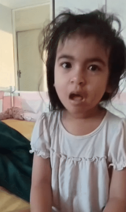 Con g&aacute;i lớn bật kh&oacute;c m&aacute;ch mẹ v&igrave; bị em tr&ecirc;u, mẹ V&otilde; Hạ Tr&acirc;m xử l&yacute; theo c&aacute;ch kh&ocirc;ng ai ngờ tới- Ảnh 2.