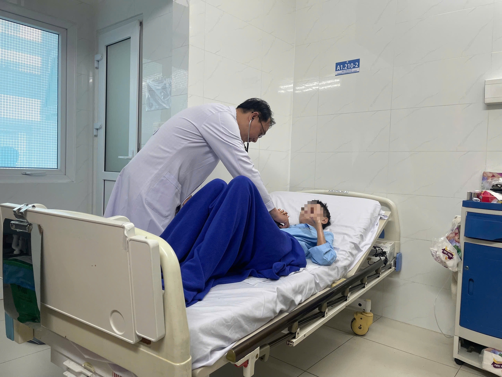 Căn bệnh khiến da khô cứng đến tắc ruột hiếm gặp ở cô gái trẻ- Ảnh 1. Căn bệnh khiến da khô cứng đến tắc ruột hiếm gặp ở cô gái trẻ- Ảnh 1.