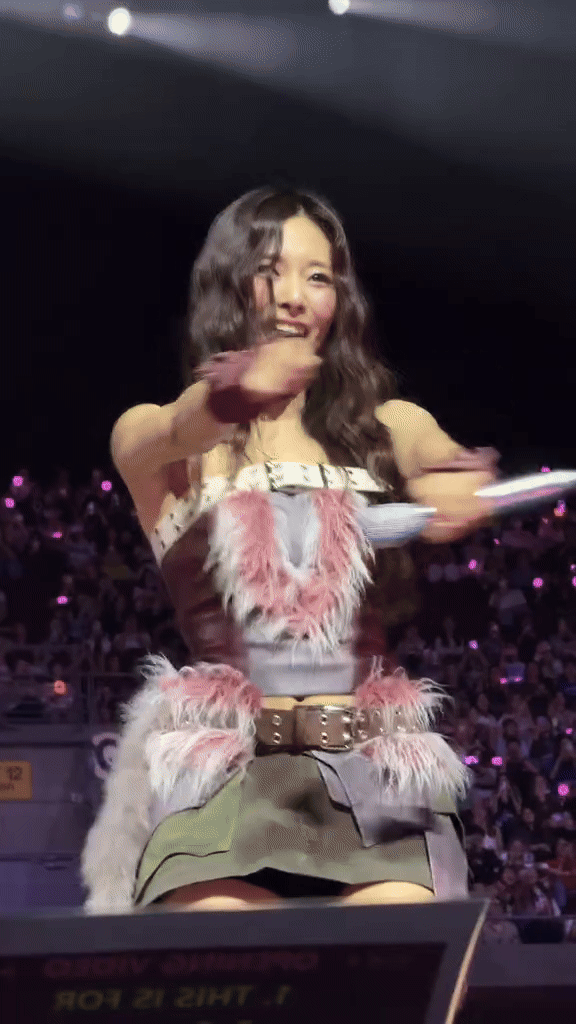 Mất 10 năm mới thấy mỹ nhân đẹp nhất thế giới tỏa sáng hơn bao giờ hết- Ảnh 2. Mất 10 năm mới thấy mỹ nhân đẹp nhất thế giới tỏa sáng hơn bao giờ hết- Ảnh 2.