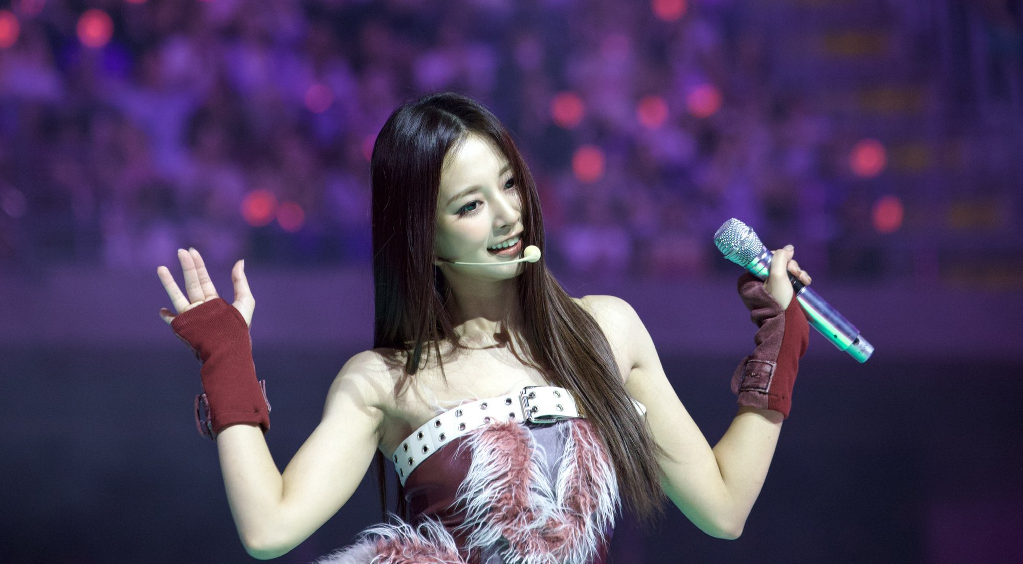 Mất 10 năm mới thấy mỹ nhân đẹp nhất thế giới tỏa sáng hơn bao giờ hết- Ảnh 5. Mất 10 năm mới thấy mỹ nhân đẹp nhất thế giới tỏa sáng hơn bao giờ hết- Ảnh 5.