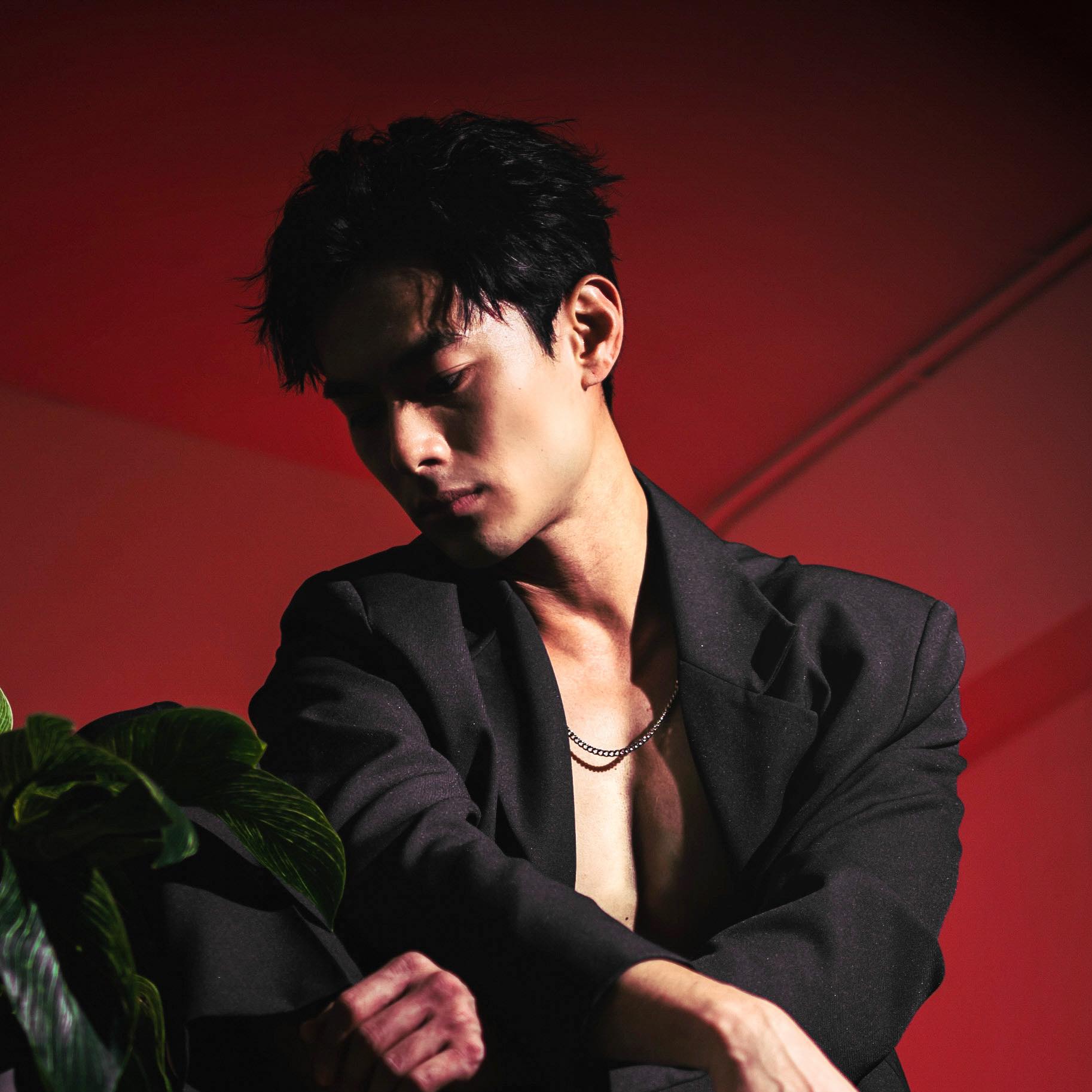 Nam diễn viên đình đám phải đi phát tờ rơi, bẽ bàng bị tất cả mọi người phớt lờ- Ảnh 5.