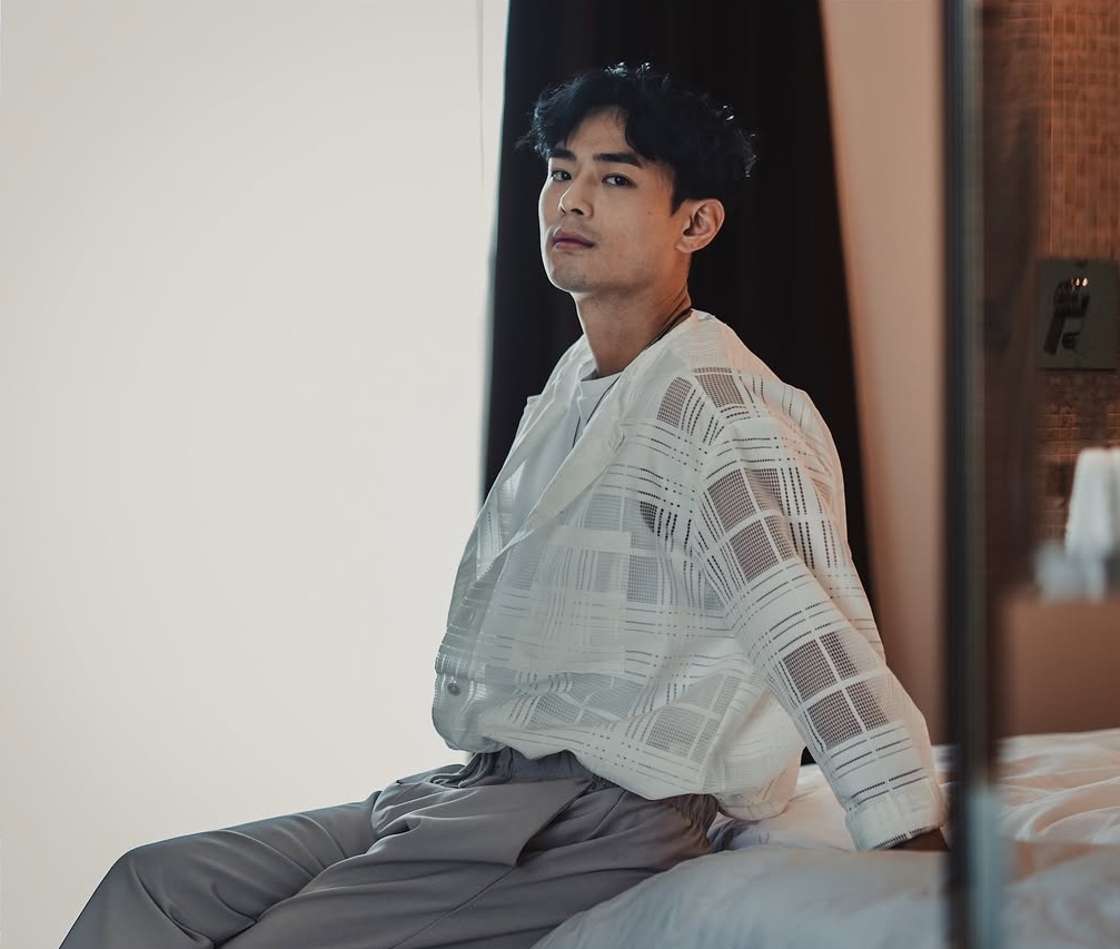 Nam diễn viên đình đám phải đi phát tờ rơi, bẽ bàng bị tất cả mọi người phớt lờ- Ảnh 4.