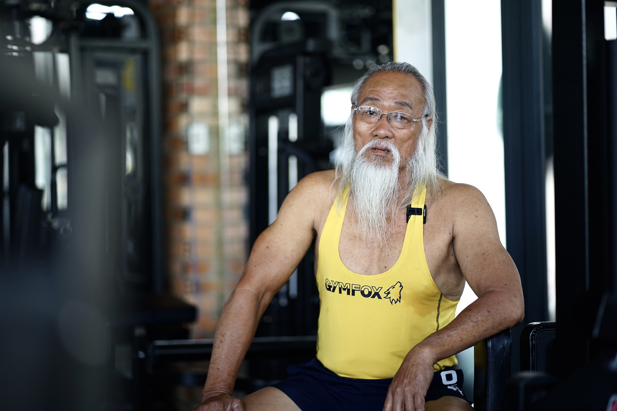 5 giờ sáng của một cụ ông ở TP.HCM khiến cả phòng gym sững sờ- Ảnh 1. 5 giờ sáng của một cụ ông ở TP.HCM khiến cả phòng gym sững sờ- Ảnh 1.