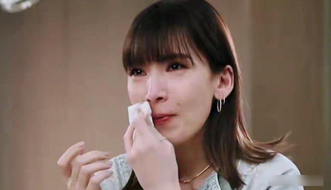 Sao nữ kém sắc bị netizen công kích dữ dội hơn 10 năm vì cưới nam thần đẹp nhất showbiz- Ảnh 2. Sao nữ kém sắc bị netizen công kích dữ dội hơn 10 năm vì cưới nam thần đẹp nhất showbiz- Ảnh 2.