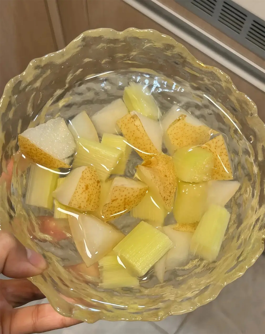 M&ugrave;a đ&ocirc;ng nấu m&iacute;a với thứ n&agrave;y th&agrave;nh nước uống bổ phổi, giải độc v&agrave; giảm ho, phụ nữ c&acirc;n bằng nội tiết, kh&iacute; huyết dồi d&agrave;o- Ảnh 2.