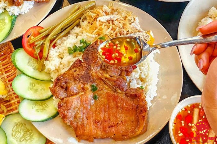 Không phải phở, món ăn từ 20.000 đồng/phần mới là hương vị Việt vào top 100 bữa sáng ngon nhất thế giới- Ảnh 3. Không phải phở, món ăn từ 20.000 đồng/phần mới là hương vị Việt vào top 100 bữa sáng ngon nhất thế giới- Ảnh 3.