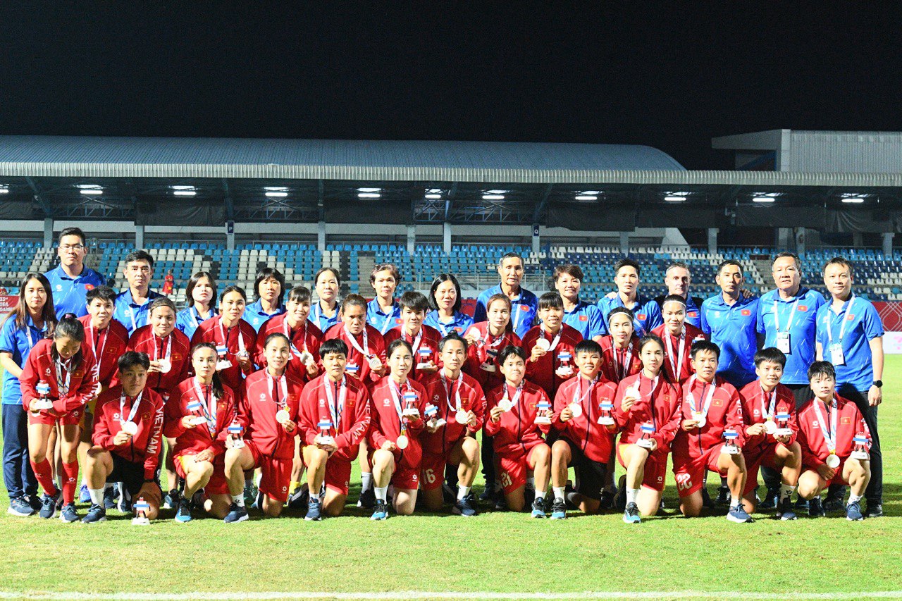 Đêm SEA Games đầy uất ức của Bích Thuỳ: Mất trắng bàn thắng, phản ứng gắt vì bị thay ra, rơi nước mắt bất lực- Ảnh 34. Đêm SEA Games đầy uất ức của Bích Thuỳ: Mất trắng bàn thắng, phản ứng gắt vì bị thay ra, rơi nước mắt bất lực- Ảnh 34.