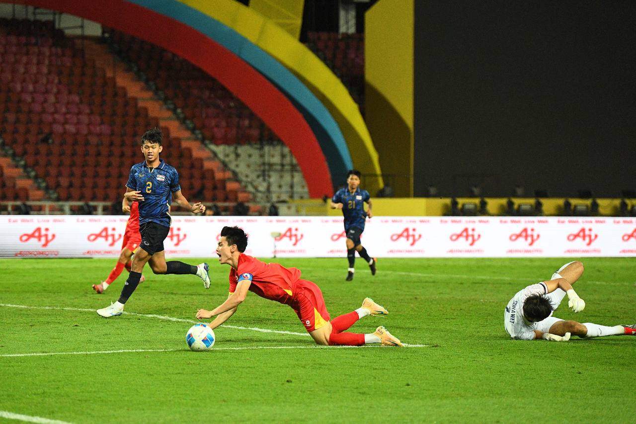 Phỏng vấn nóng ngôi sao sáng nhất U22 Việt Nam - Đình Bắc: Phỏng vấn nóng ngôi sao sáng nhất U22 Việt Nam - Đình Bắc: