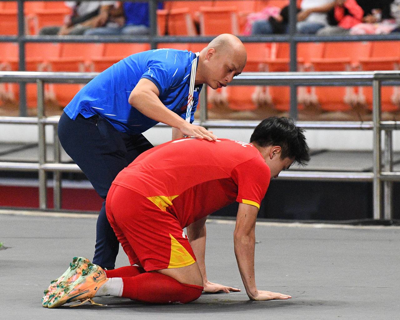 Phỏng vấn nóng ngôi sao sáng nhất U22 Việt Nam - Đình Bắc: Phỏng vấn nóng ngôi sao sáng nhất U22 Việt Nam - Đình Bắc: