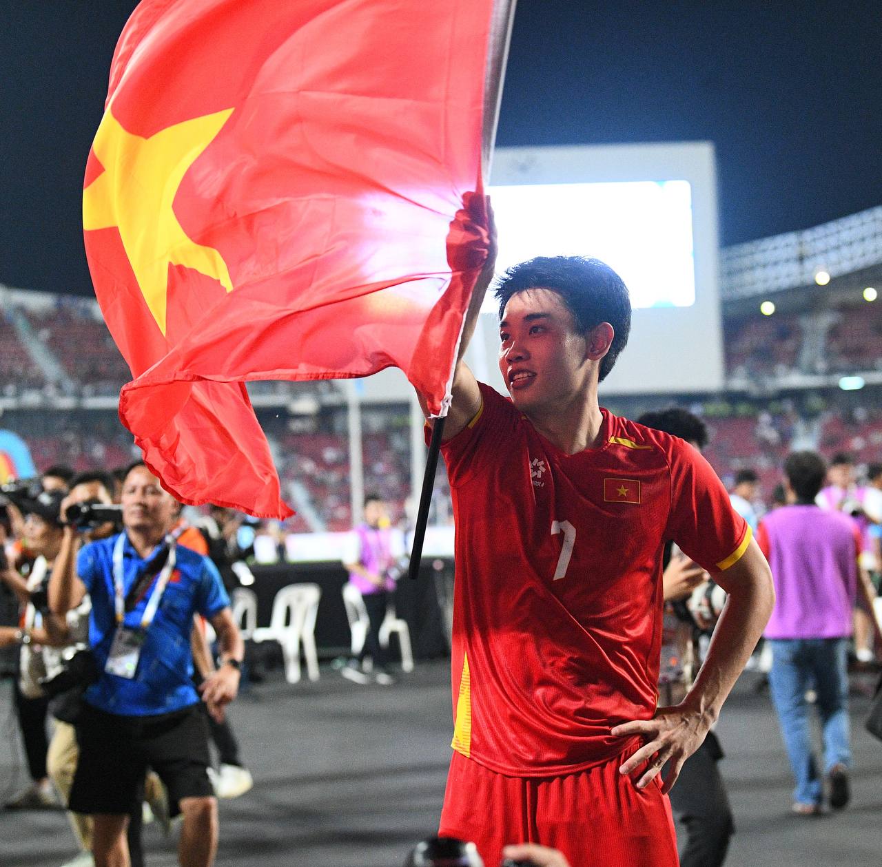 Phỏng vấn nóng ngôi sao sáng nhất U22 Việt Nam - Đình Bắc: Phỏng vấn nóng ngôi sao sáng nhất U22 Việt Nam - Đình Bắc: