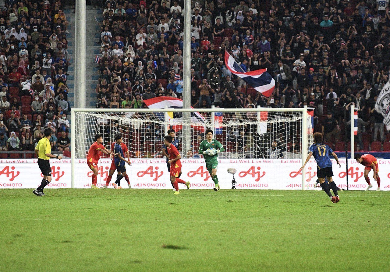 Đáng yêu vô đối: Thủ môn 1m91, visual cực phẩm của U22 Việt Nam hồn nhiên khoe HCV SEA Games Đáng yêu vô đối: Thủ môn 1m91, visual cực phẩm của U22 Việt Nam hồn nhiên khoe HCV SEA Games