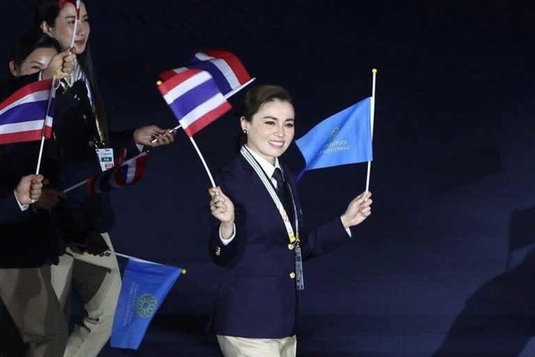Chân dung Hoàng hậu Thái Lan vừa giành huy chương vàng SEA Games 33- Ảnh 3. Chân dung Hoàng hậu Thái Lan vừa giành huy chương vàng SEA Games 33- Ảnh 3.