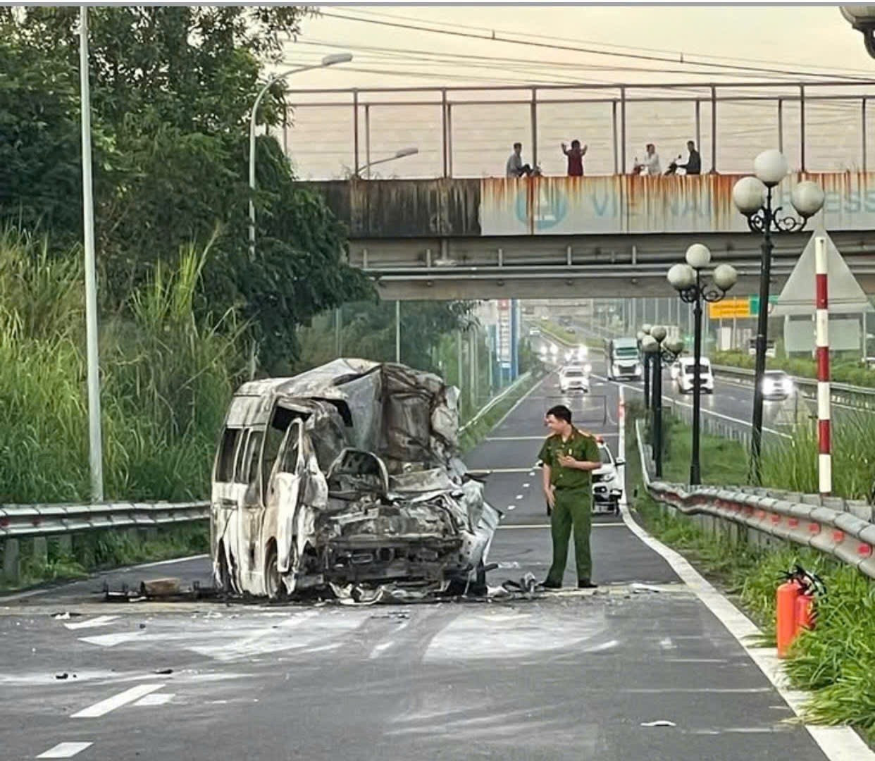 Bệnh viện Chợ Rẫy l&ecirc;n tiếng về vụ xe cứu thương gặp tai nạn thảm khốc tr&ecirc;n cao tốc- Ảnh 1.