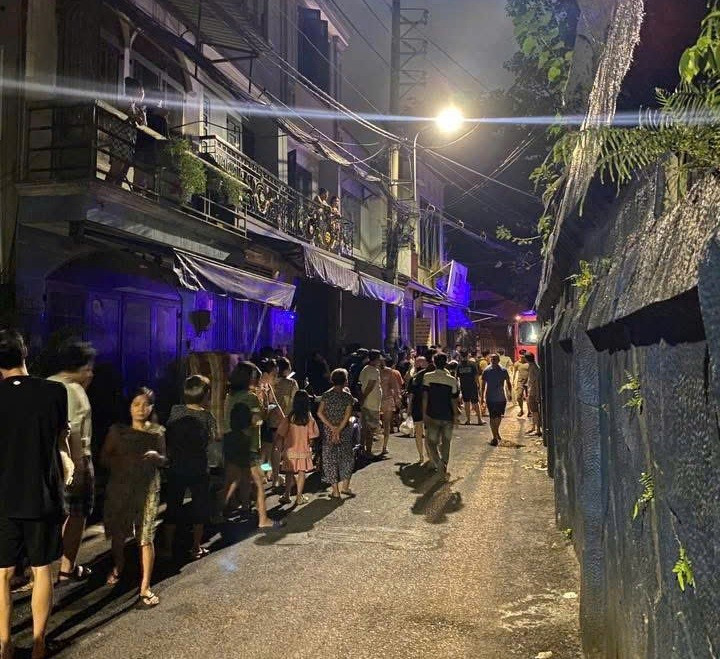 Ch&aacute;y ch&ugrave;a Kỳ Quang 2 ở TPHCM, nhiều người hoảng loạn th&aacute;o chạy- Ảnh 3.