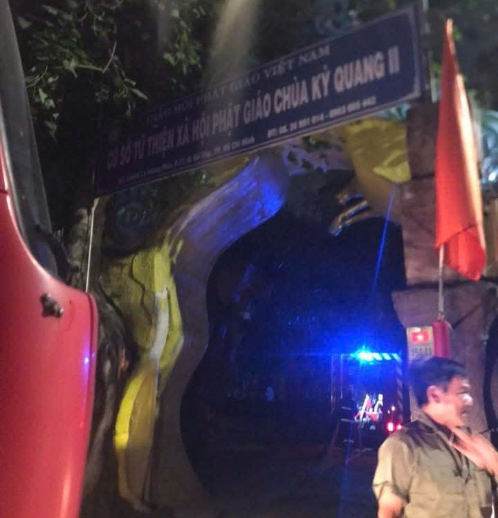 Ch&aacute;y ch&ugrave;a Kỳ Quang 2 ở TPHCM, nhiều người hoảng loạn th&aacute;o chạy- Ảnh 2.