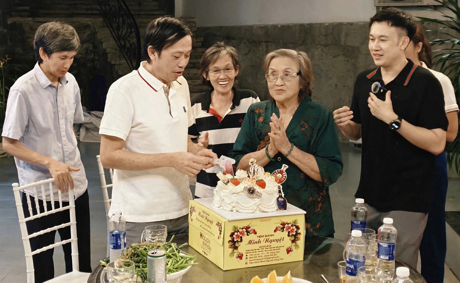 T&igrave;nh h&igrave;nh của Ho&agrave;i Linh khi sang tuổi 56- Ảnh 1.