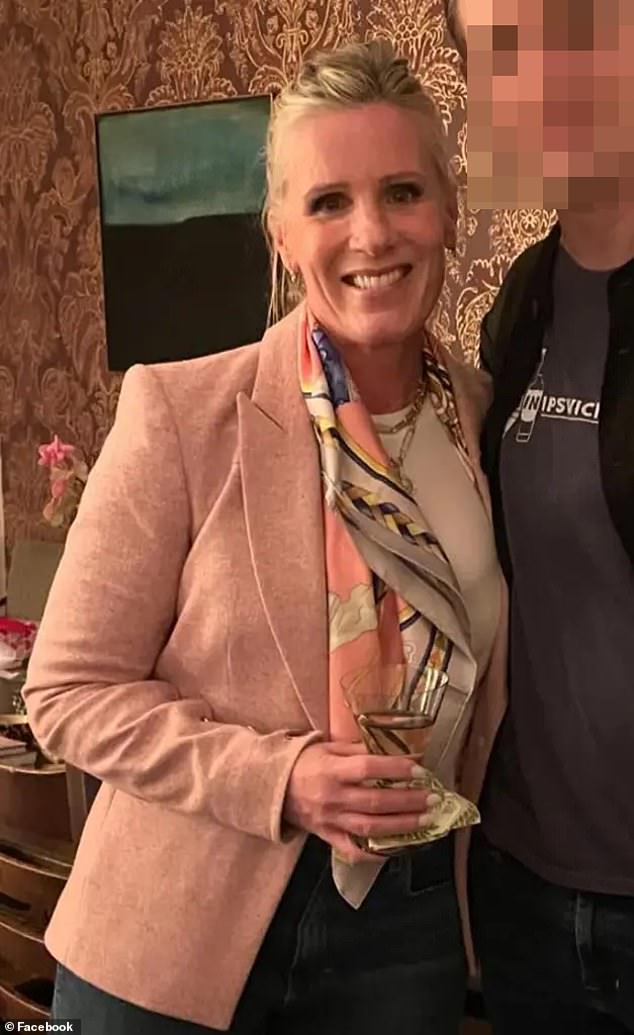 Nữ ch&iacute;nh vụ ngoại t&igrave;nh b&ecirc; bối nhất năm 2025 th&uacute; nhận g&acirc;y sốc sau nhiều th&aacute;ng im lặng, kể lại to&agrave;n bộ thời điểm bị vạch trần c&ugrave;ng CEO tr&ecirc;n kiss-cam- Ảnh 1.