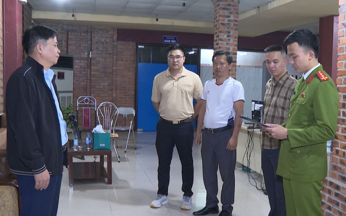 Loạt c&aacute;n bộ l&atilde;nh đạo Cảng vụ H&agrave;ng hải Thanh H&oacute;a bị bắt- Ảnh 2.