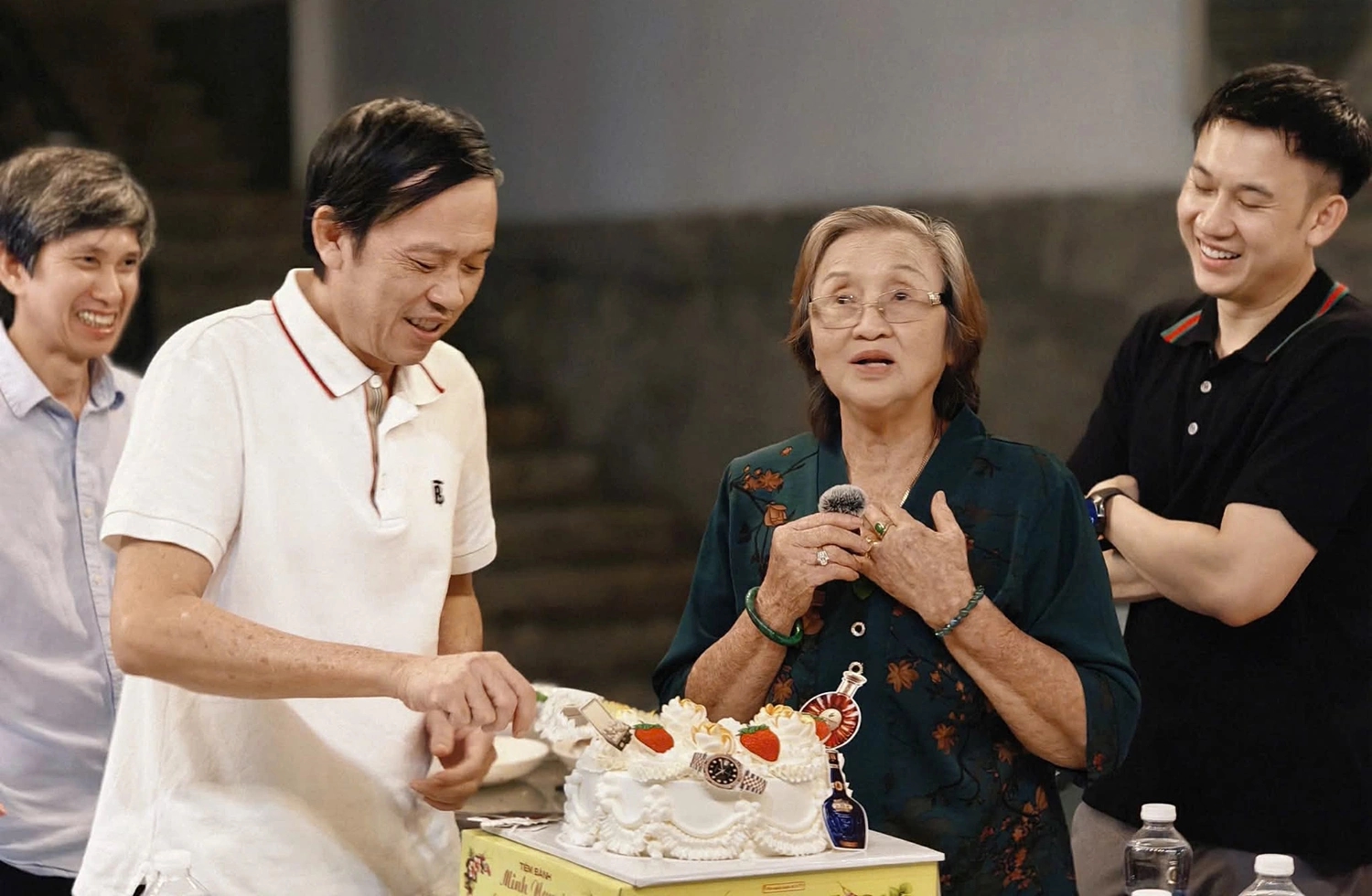 T&igrave;nh h&igrave;nh của Ho&agrave;i Linh khi sang tuổi 56- Ảnh 3.