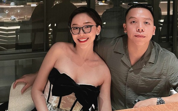 Tóc Tiên: Nguyện cầu cho anh luôn mang điều lành, cuộc tình với ai yêu đương cũng thành- Ảnh 4. Tóc Tiên: Nguyện cầu cho anh luôn mang điều lành, cuộc tình với ai yêu đương cũng thành- Ảnh 4.