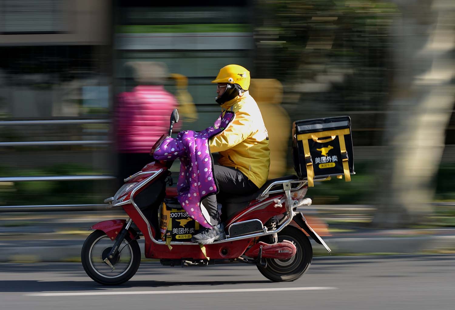 Shipper t&ocirc;ng hỏng xe Porsche, bật kh&oacute;c giữa đường nhưng chủ xe kh&ocirc;ng bắt đền, c&ograve;n đ&ograve;i chi trả viện ph&iacute;: Nhờ 1 c&acirc;u n&oacute;i!- Ảnh 3.