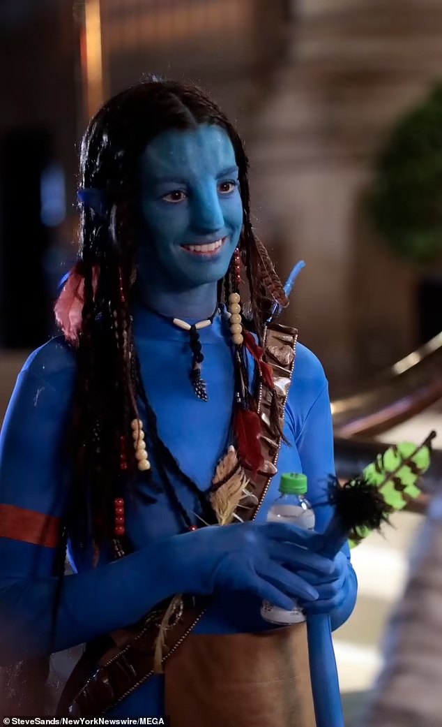 Nhan sắc g&acirc;y sốc của Anne Hathaway, dụi mắt 1000 lần vẫn nhận kh&ocirc;ng ra- Ảnh 1.