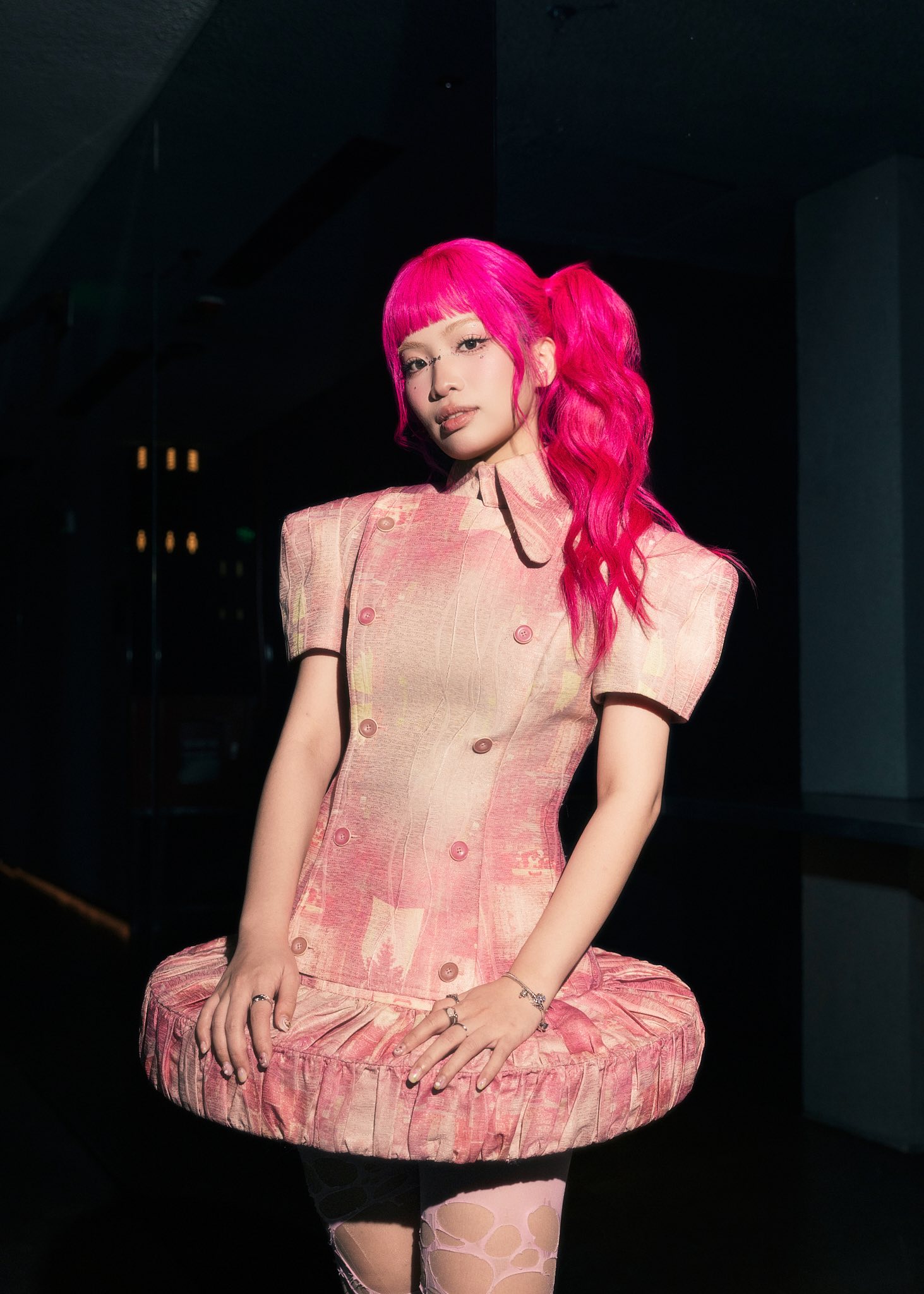 Thảm đỏ hot nhất cuối tuần n&agrave;y: Chi Pu - Bảo Anh mở đại hội nhan sắc, h&agrave;ng chục nghệ sĩ đổ bộ- Ảnh 8.