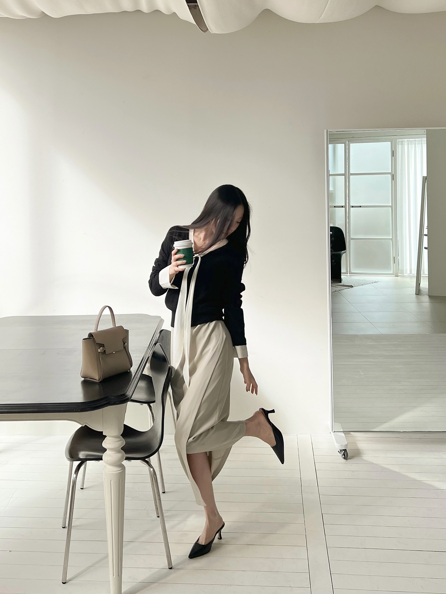 5 m&oacute;n thời trang hack tuổi hiệu quả nhất: Giờ m&agrave; sắm th&igrave; ra Tết vẫn mặc đẹp- Ảnh 7.