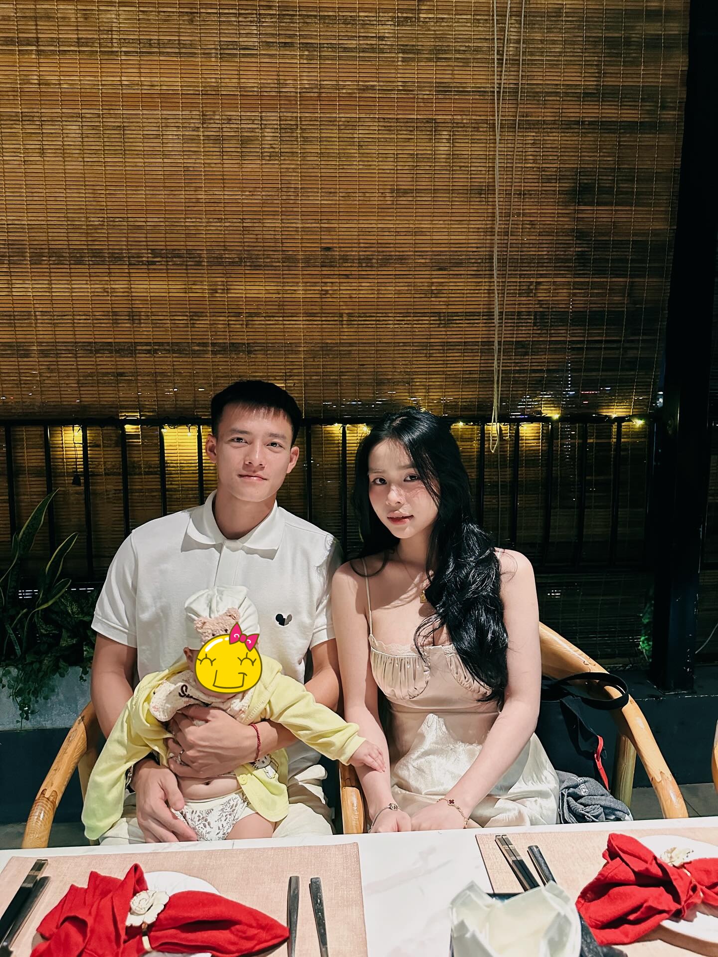 Chuyện t&igrave;nh y&ecirc;u xa 1.700km của "người h&ugrave;ng" Thanh Nh&agrave;n v&agrave; g&aacute;i đẹp T&acirc;y Ninh: Cưới về nịnh vợ "n&eacute;t như Sony"- Ảnh 2.