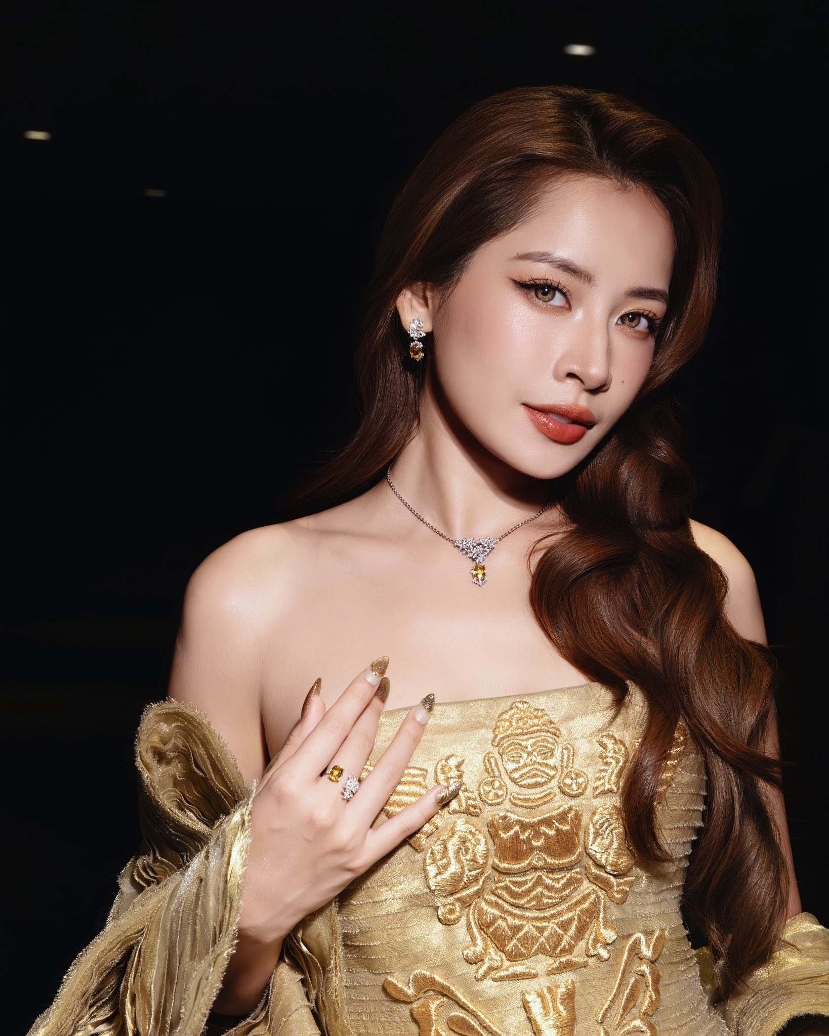 Thảm đỏ hot nhất cuối tuần n&agrave;y: Chi Pu - Bảo Anh mở đại hội nhan sắc, h&agrave;ng chục nghệ sĩ đổ bộ- Ảnh 2.