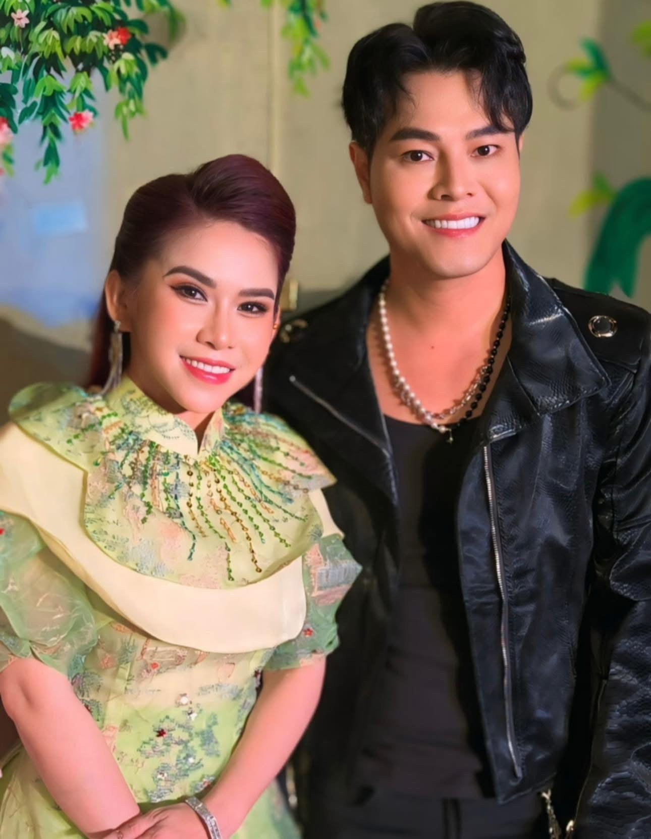 Nghệ sĩ B&igrave;nh Tinh v&agrave; ca sĩ Nhật Minh 