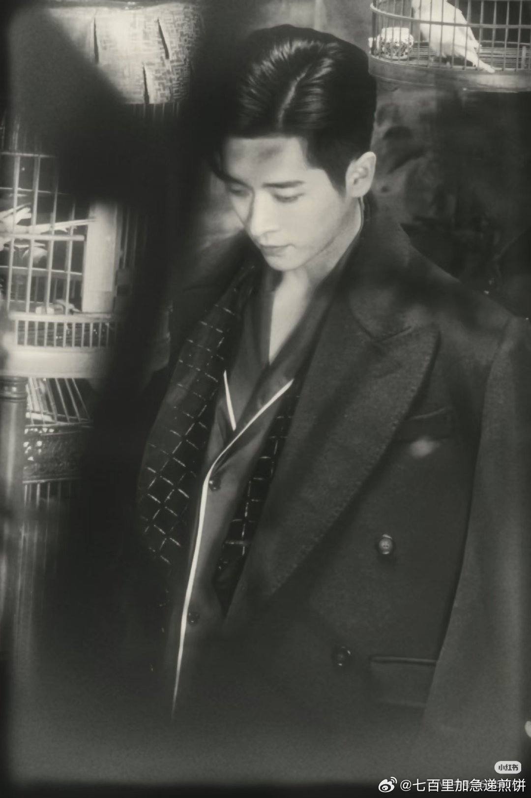 Nh&igrave;n mỹ nam n&agrave;y phải thốt l&ecirc;n &ldquo;Ho&agrave;ng tử thời d&acirc;n quốc&rdquo;: Kh&iacute; chất vương giả ăn v&agrave;o m&aacute;u, đẹp kh&ocirc;ng chừa phần ai- Ảnh 3.