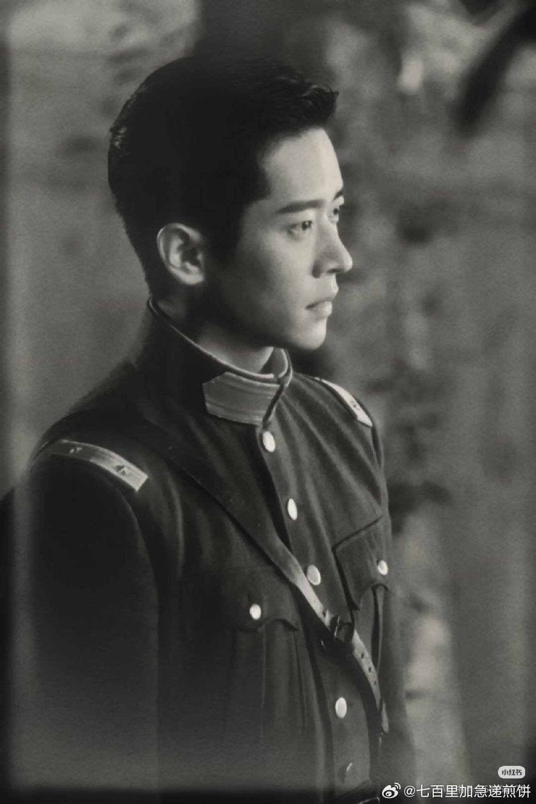 Nh&igrave;n mỹ nam n&agrave;y phải thốt l&ecirc;n &ldquo;Ho&agrave;ng tử thời d&acirc;n quốc&rdquo;: Kh&iacute; chất vương giả ăn v&agrave;o m&aacute;u, đẹp kh&ocirc;ng chừa phần ai- Ảnh 2.