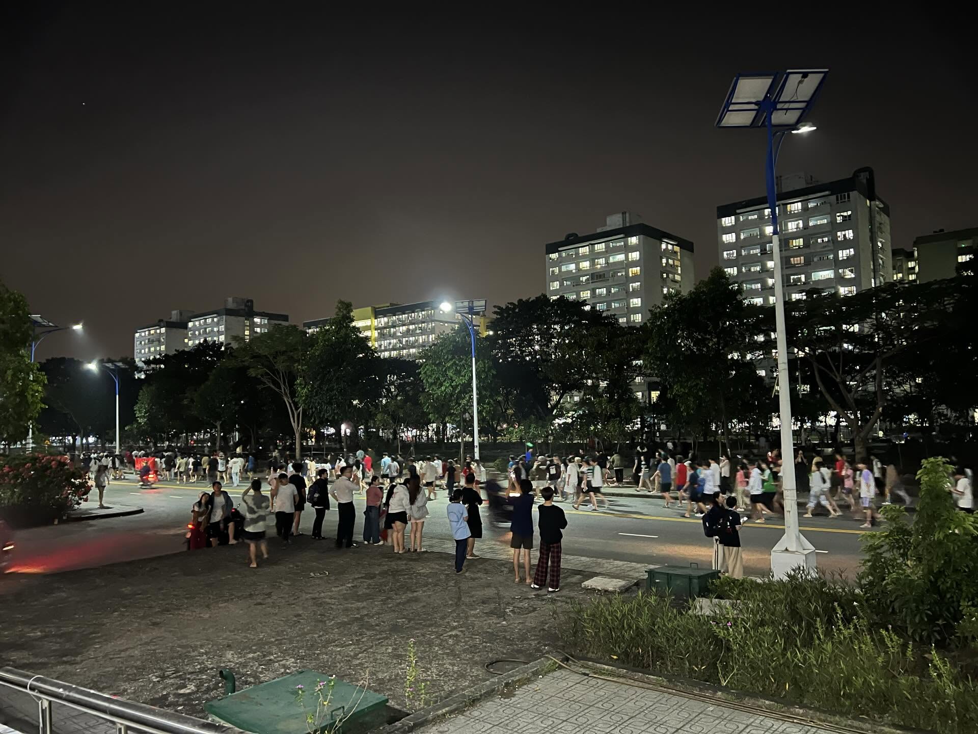 Khung cảnh đ&ecirc;m ở KTX trường ĐH top đầu Việt Nam g&acirc;y cho&aacute;ng- Ảnh 3.