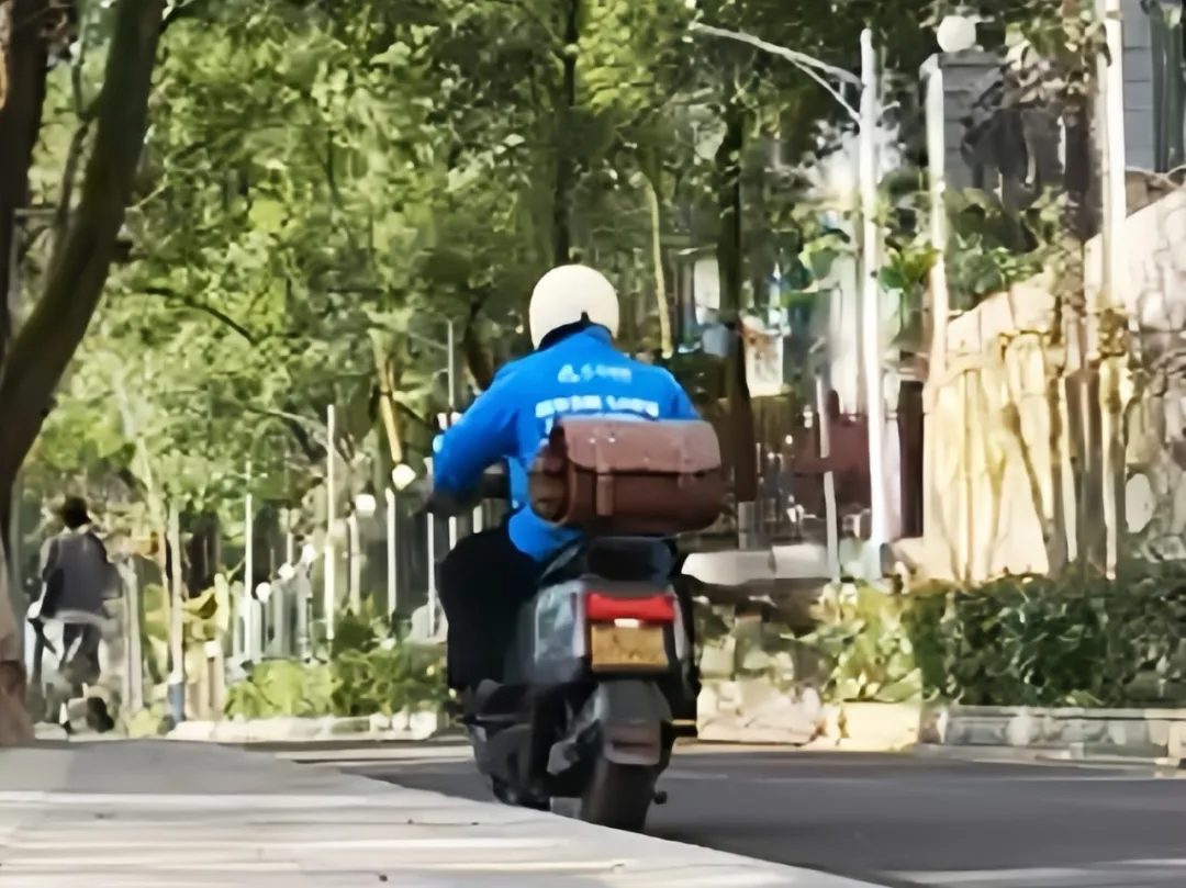 Shipper từng l&agrave; thủ khoa, học Y 13 năm đến bậc Tiến sĩ: "Họ n&oacute;i t&ocirc;i đang x&uacute;c phạm cha mẹ"- Ảnh 1.