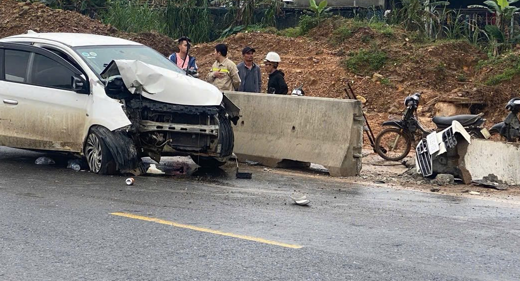 Gia đ&igrave;nh 4 người ở Đ&agrave; Nẵng gặp nạn tr&ecirc;n đường cao tốc, ch&aacute;u b&eacute; 9 th&aacute;ng tuổi tử vong- Ảnh 1.