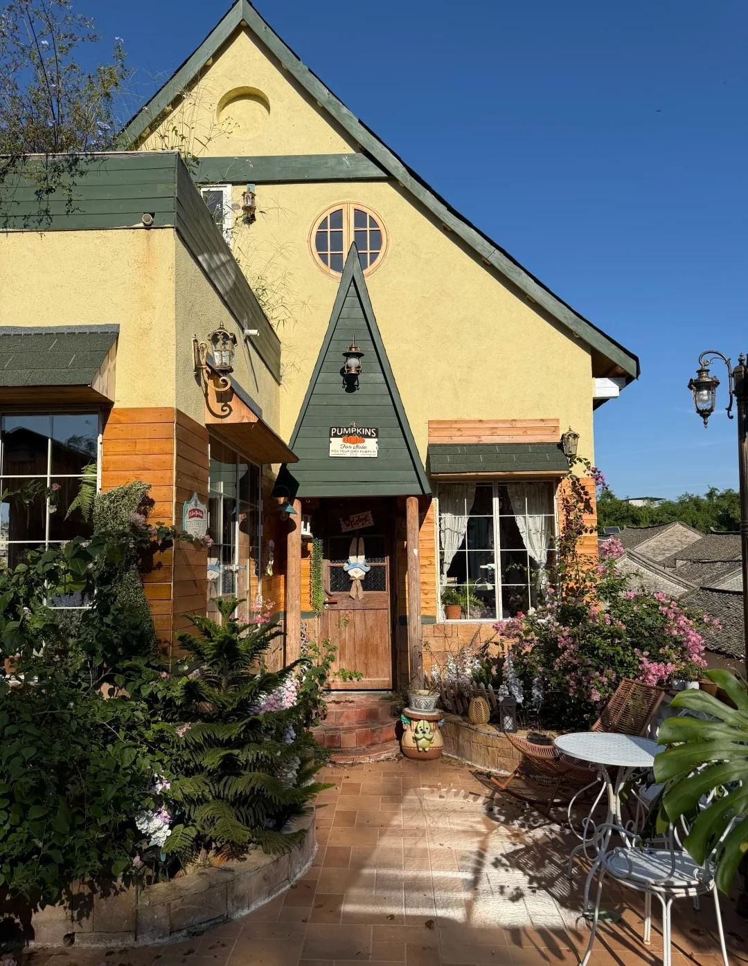 Cụ b&agrave; 70 tuổi thầm lặng sống trong căn nh&agrave; nhỏ: Tự chăm s&oacute;c bản th&acirc;n, kh&ocirc;ng l&agrave;m g&aacute;nh nặng cho con ch&aacute;u- Ảnh 1.